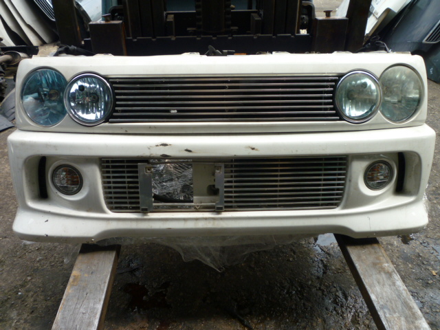 DAIHATSU L900 GRILL